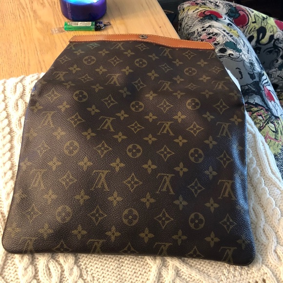 Louis Vuitton Pliante Clutch - Picture 5 of 8